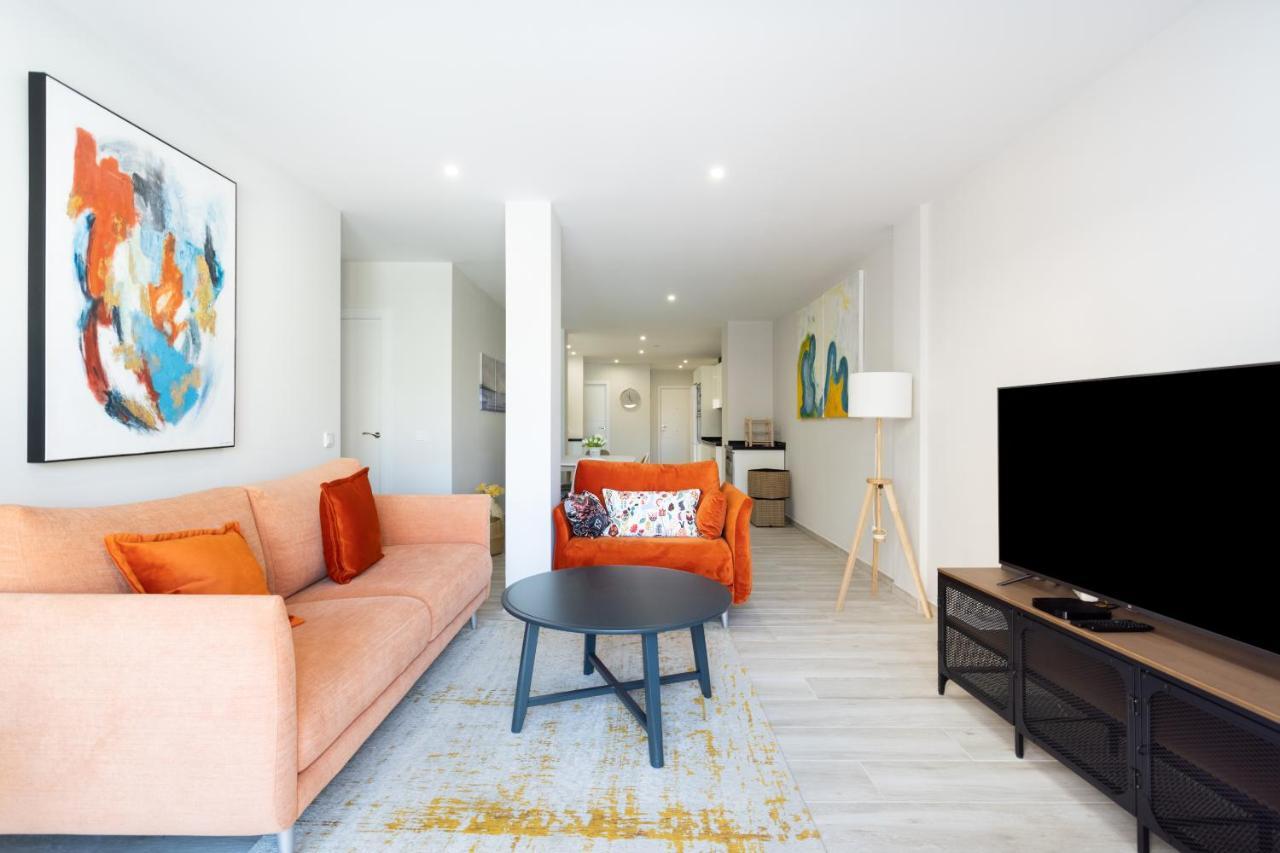 אל מדאנו New 140M2 Loft-Style Flat At Town Heart, 3 Beaches Close Casa Leon מראה חיצוני תמונה