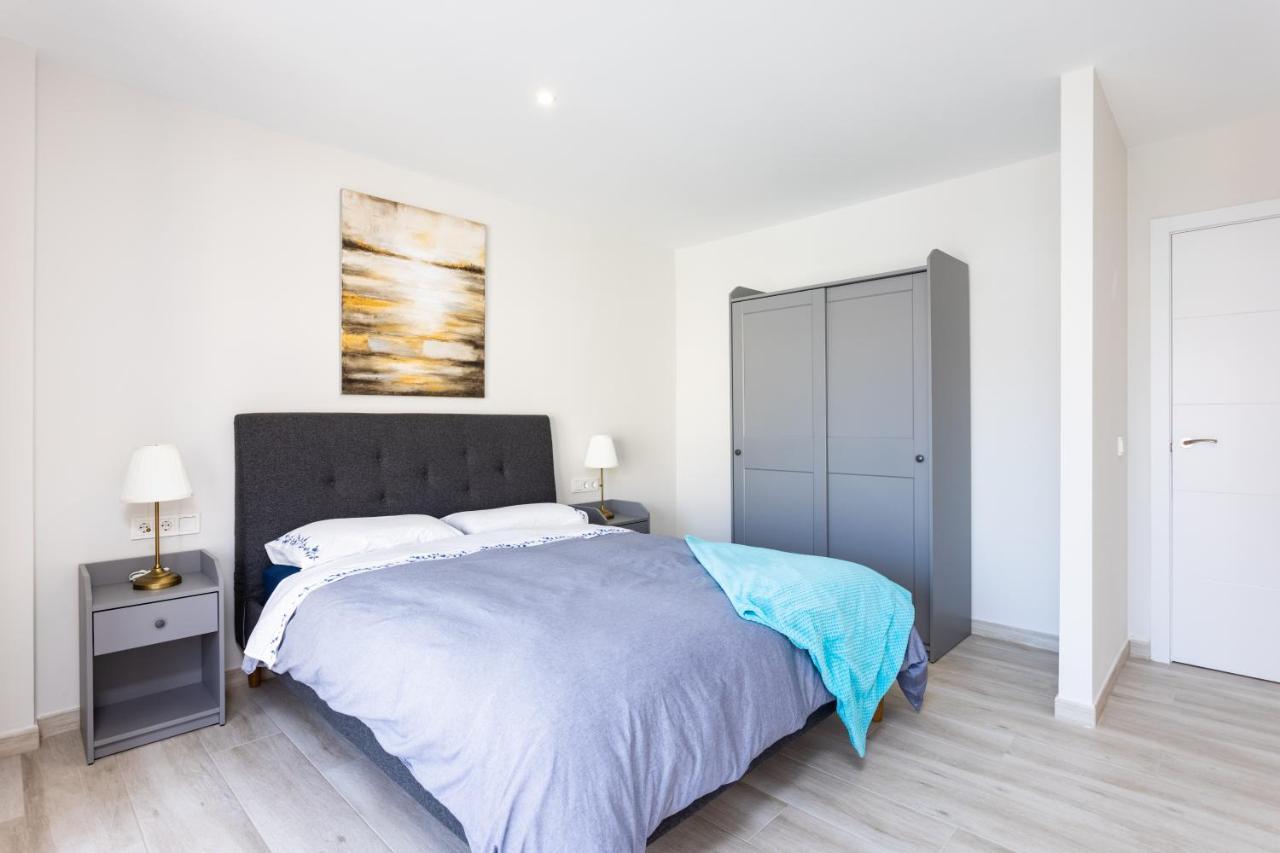 אל מדאנו New 140M2 Loft-Style Flat At Town Heart, 3 Beaches Close Casa Leon מראה חיצוני תמונה