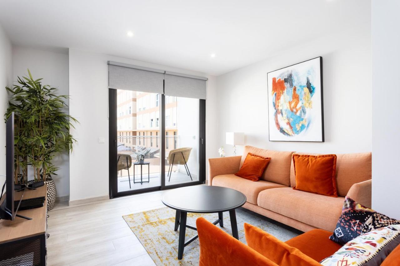 אל מדאנו New 140M2 Loft-Style Flat At Town Heart, 3 Beaches Close Casa Leon מראה חיצוני תמונה