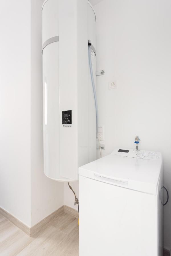 אל מדאנו New 140M2 Loft-Style Flat At Town Heart, 3 Beaches Close Casa Leon מראה חיצוני תמונה