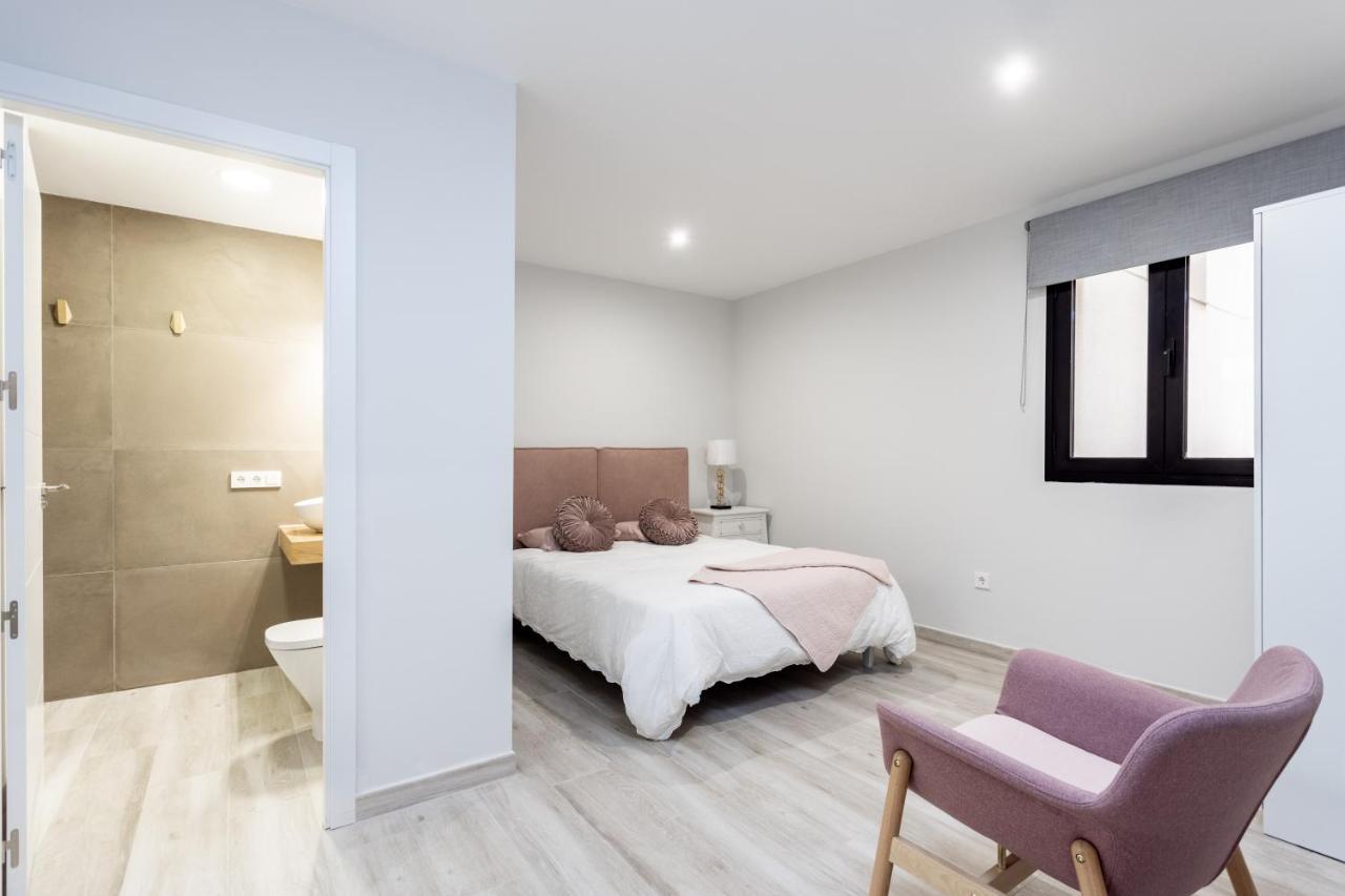 אל מדאנו New 140M2 Loft-Style Flat At Town Heart, 3 Beaches Close Casa Leon מראה חיצוני תמונה