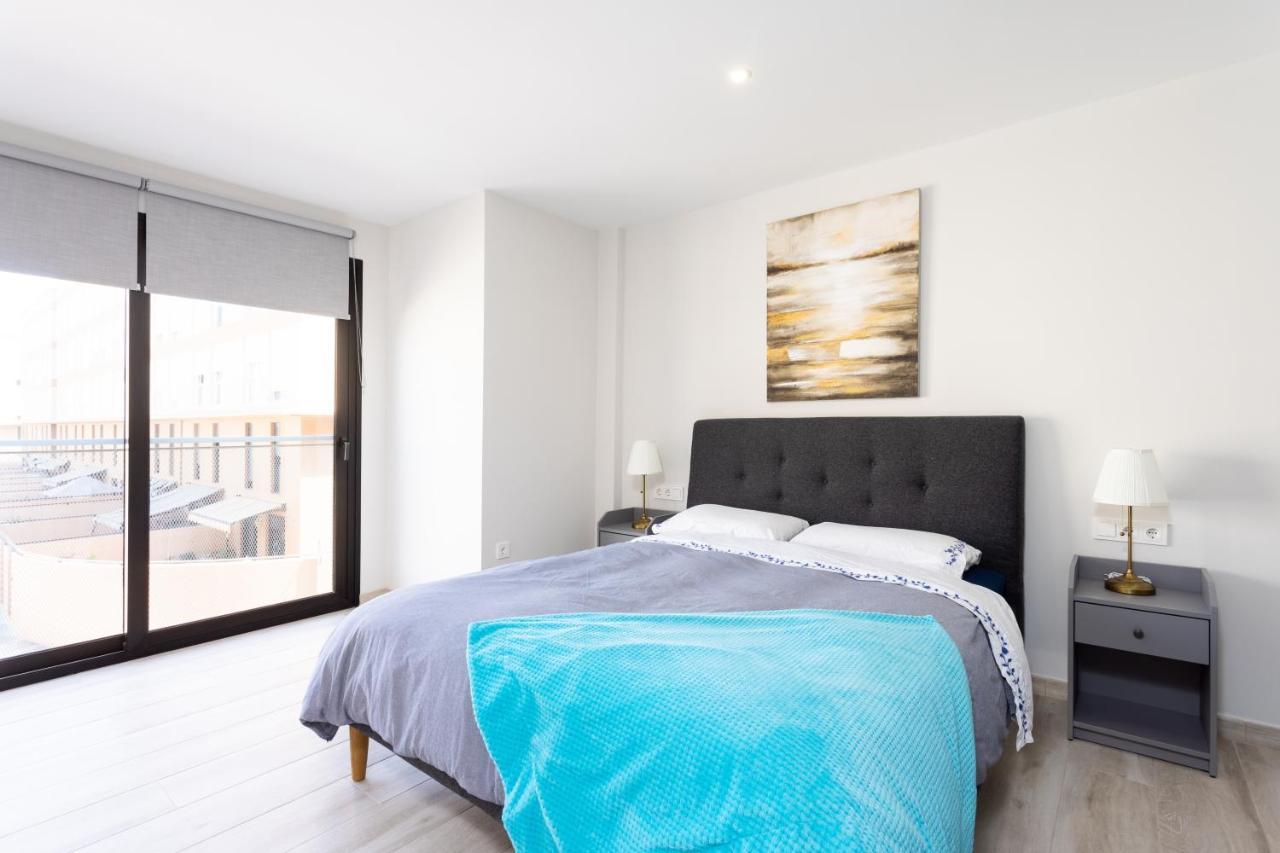 אל מדאנו New 140M2 Loft-Style Flat At Town Heart, 3 Beaches Close Casa Leon מראה חיצוני תמונה