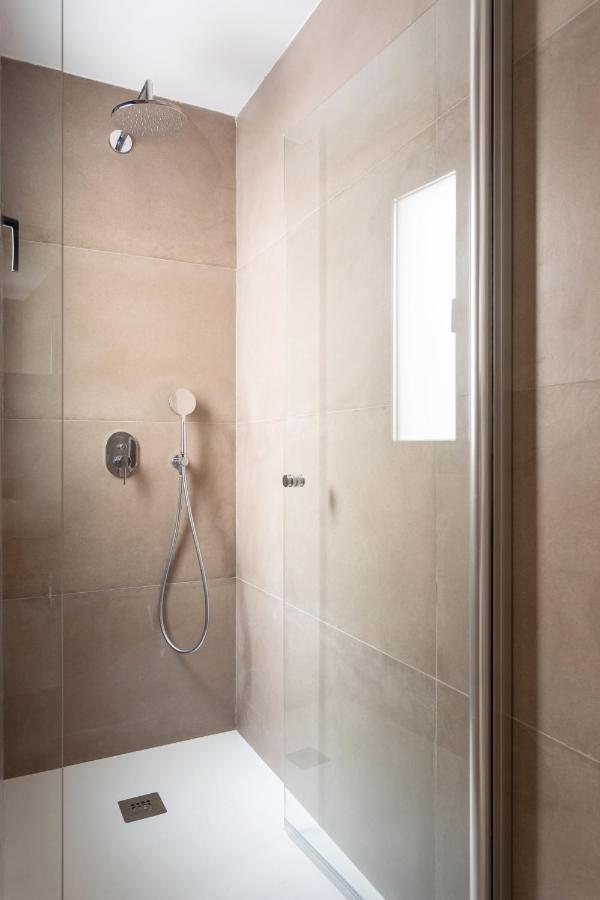 אל מדאנו New 140M2 Loft-Style Flat At Town Heart, 3 Beaches Close Casa Leon מראה חיצוני תמונה