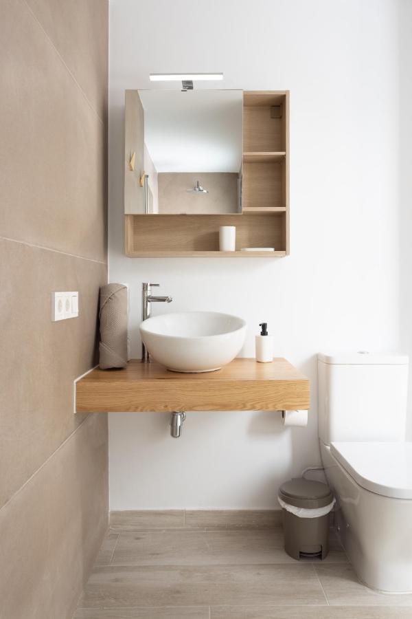 אל מדאנו New 140M2 Loft-Style Flat At Town Heart, 3 Beaches Close Casa Leon מראה חיצוני תמונה