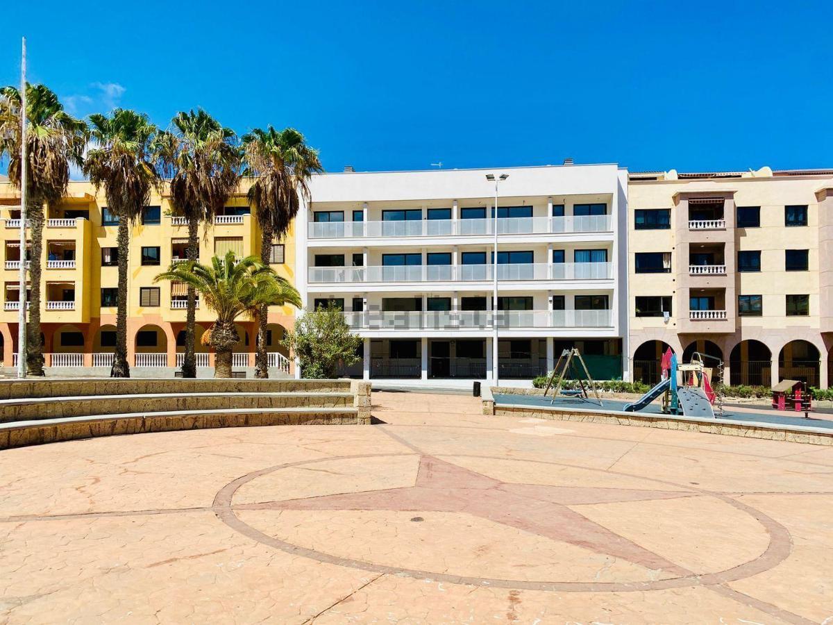 אל מדאנו New 140M2 Loft-Style Flat At Town Heart, 3 Beaches Close Casa Leon מראה חיצוני תמונה